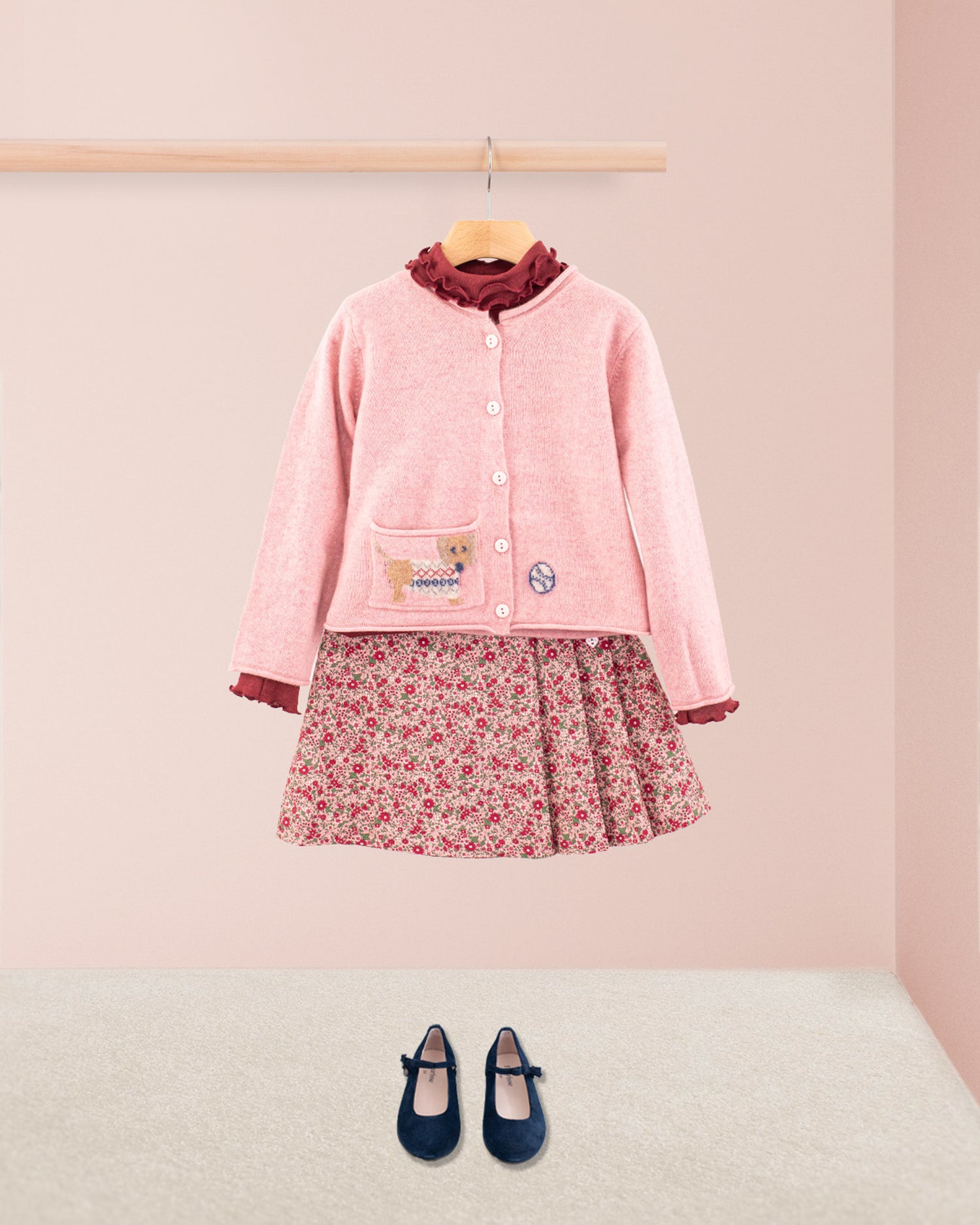 Mauve Mini Floral Pleated Skirt Outfit