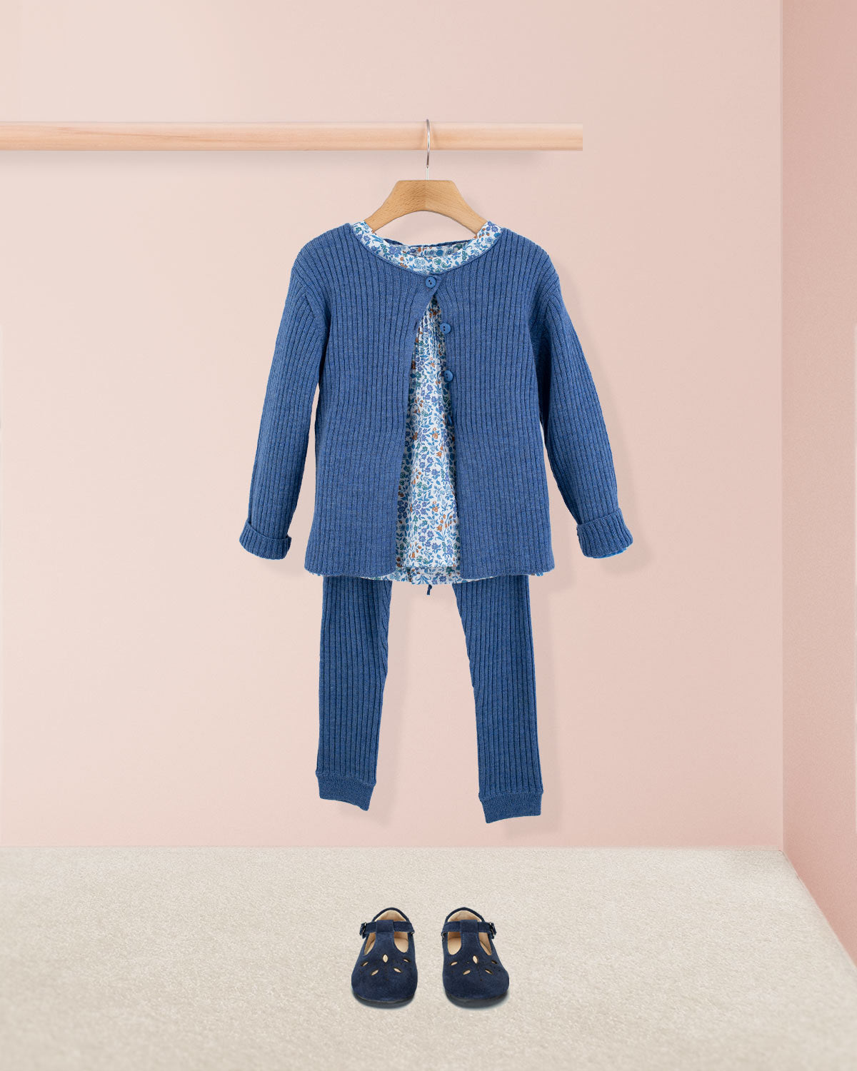 Ribbed Blue Mélange Knit Outfit