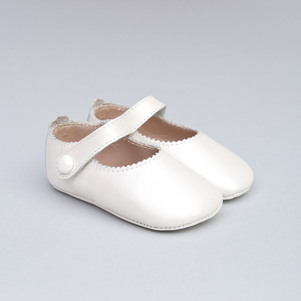 Eloise Cream Leather Crib Shoe