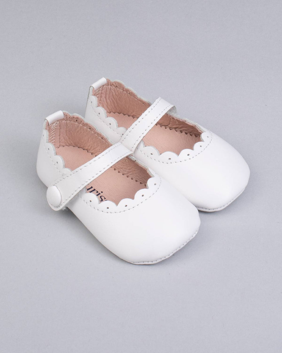 Chloe Scallop Baby White Leather Crib Shoe