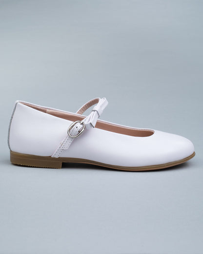 Single white leather Mary-Jane shoe for kids shown from the side, featuring a soft bow and a secure buckle strap.