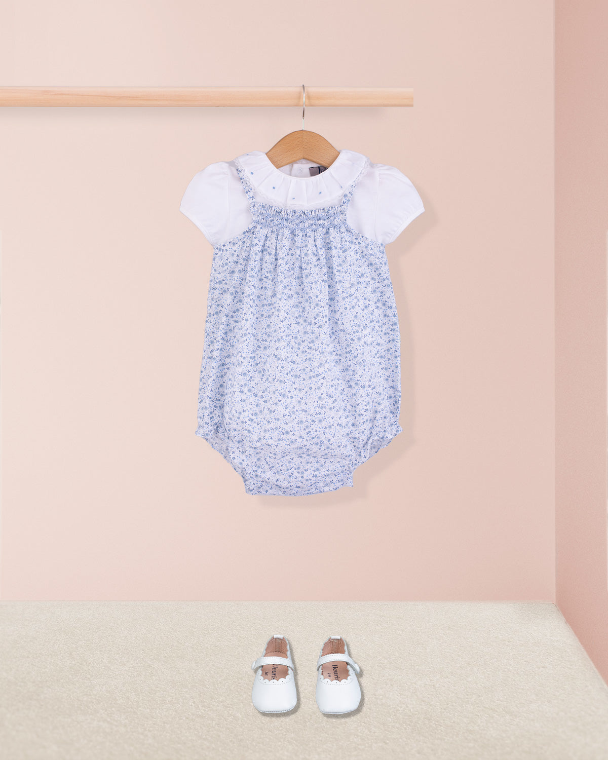 Joyeuse Petit Fleurs Bleus Smocked Bubble - Romper